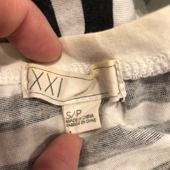 Forever 21 Tank w/ Cute Tie Detail - Picture 4 of 5